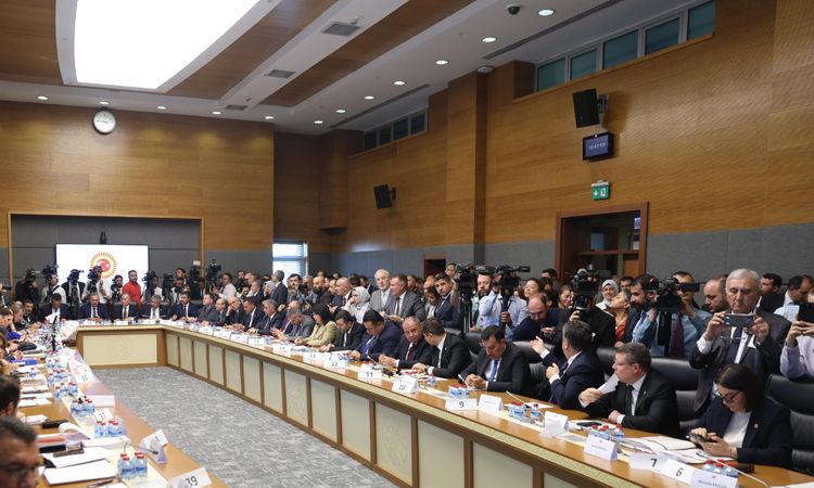 Ayrıntılar Netleşti: CHP'li Alp: Terörün bitmesi Türkiye için tarihsu baskını bir fırsattır - Haberleri ve Mer