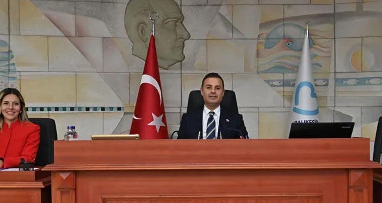 CHP’li başkan Ahmet Akın’dan AKP’li üyelere tepki - Son Dakika Haberleri