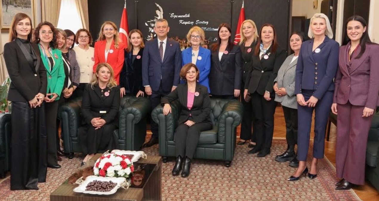 Ayrıntılar Netleşti: CHP’li kadın başkanlar Özgür Özel’i ziyaret etti: ‘Umudu büyüteceğiz’ - Son Dakika - Son
