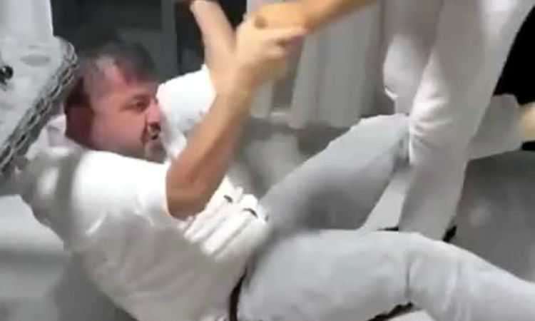 Kritik Açıklama: CHP Milletvekili Yazgan'a Taciz ve Darbe İddiası: 3 Gözaltı - Son Dakika ve Merak Edilenler