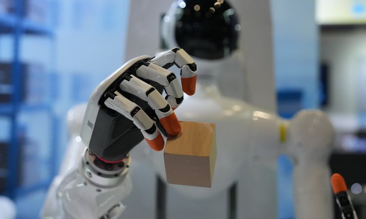 Ayrıntılar Netleşti: Çin: ABD Federal İletişim Komisyonu'nun güç invertörü ve robotik cihaz kararı Çin ürünler