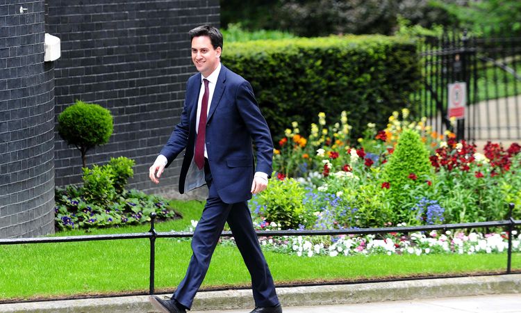 Çin Dışişleri Bakanı Wang, İngiltere'nin Yeni Dışişleri Bakanı Miliband'ı Kutladı - Haberleri: Gelişmeler Taki
