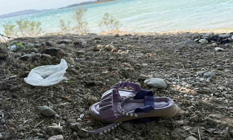 Ayrıntılar Netleşti: Çocuğunun terliğini almak için suya girdi, boğulup yaşamını yitirdi - Son Dakika Haberler