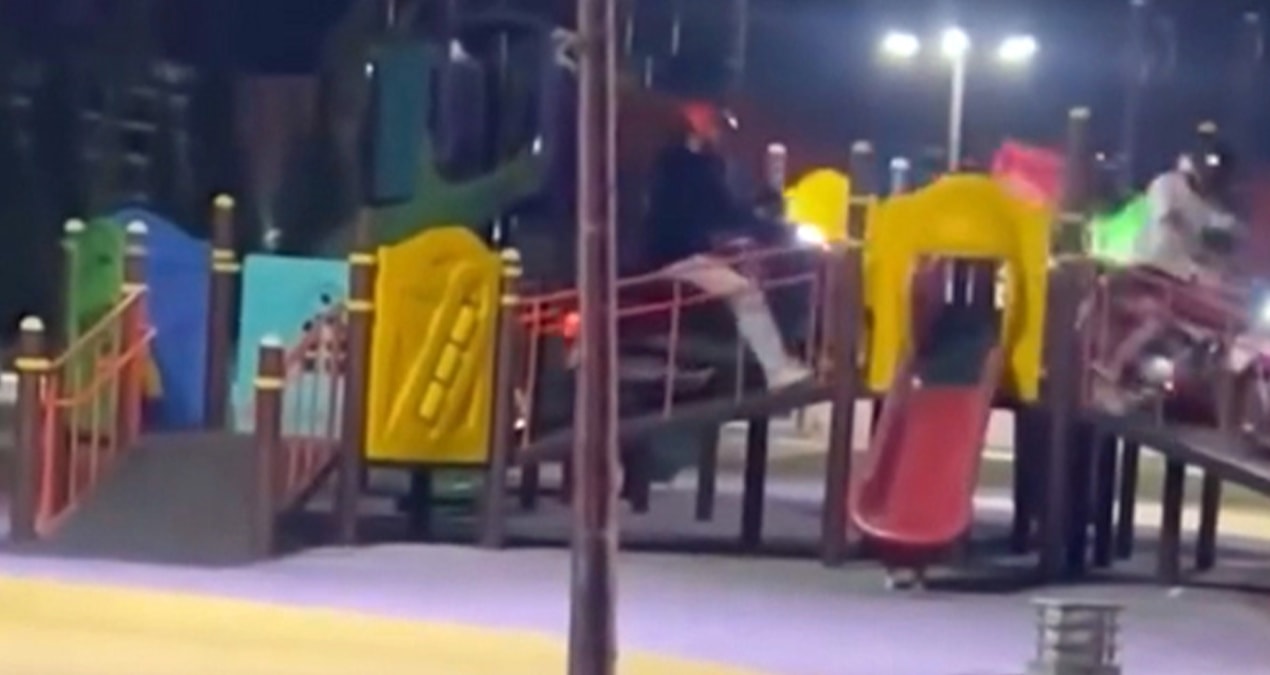 Couriers who turned a children's playground into a track were fined - Latest News