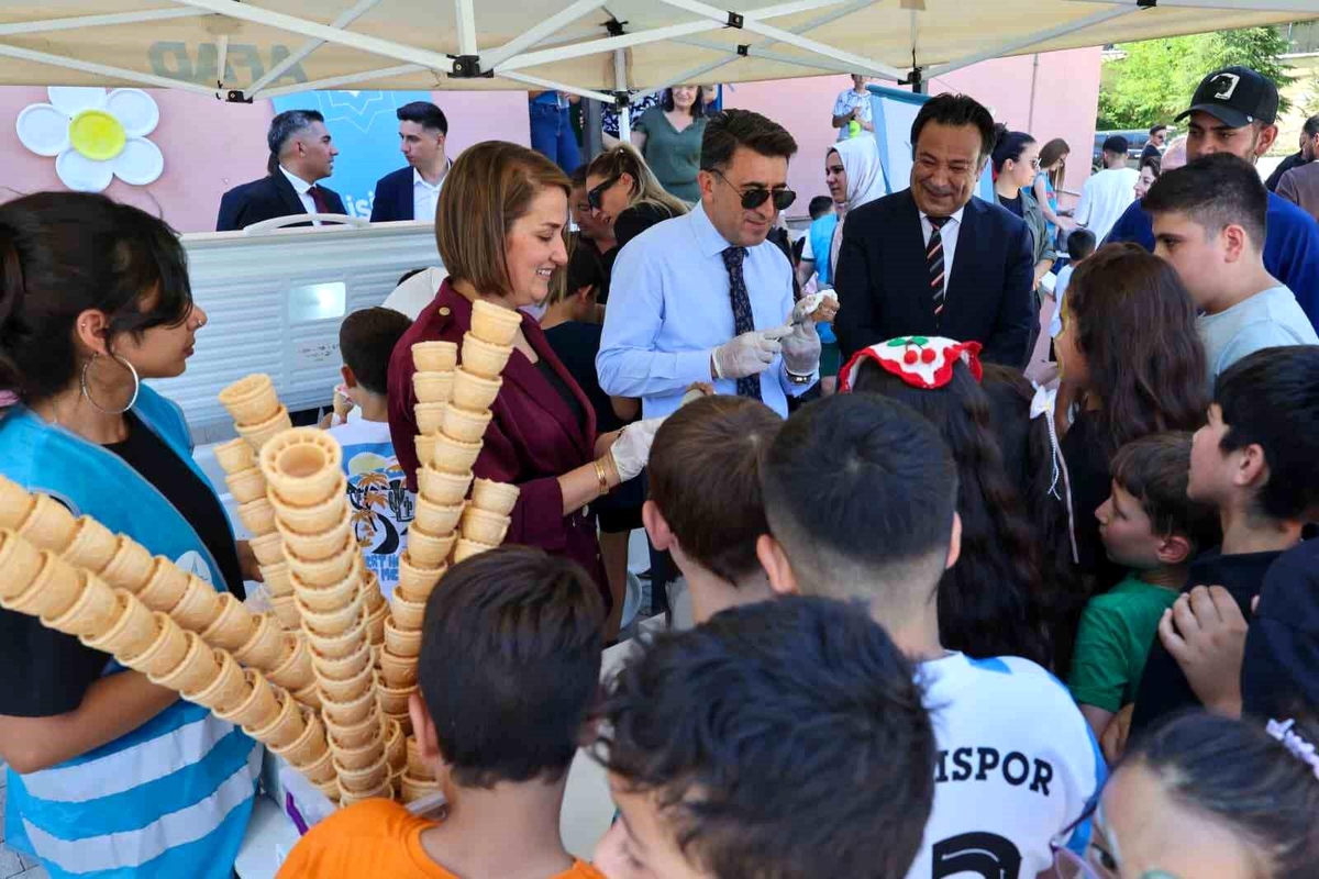 Governor Aygöl did not remain indifferent to the children's request for ice cream - Breaking News