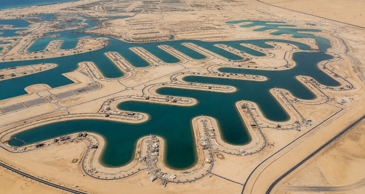 They carved out the middle of the desert and let the sea in: They built a giant city with artificial shores - News
