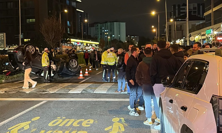 Çorlu'da kontrolden çıkan otomobil 3 araca çarparak takla attı, 2 kişi yaralandı ve Merak Edilenler