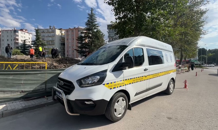 Çorum'da 23 Nisan Ortaokulu'nun eski binasının yıkımında kafatası ve kemik bulundu: Gelişmeler Takip Ediliyor