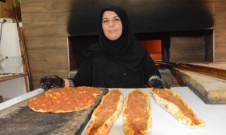 Çorum Alaca'da 43 yaşındaki Dilek Kaya, 11 yıl önce açtığı restorana ikinci şube açtı