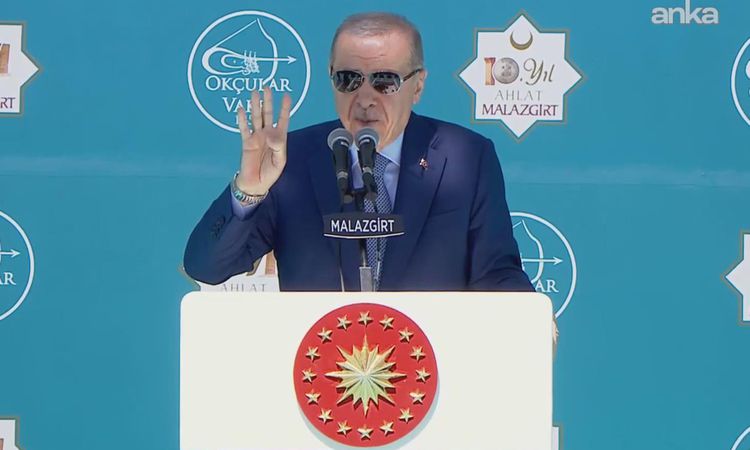 Cumhurbaşkanı Erdoğan'dan Malazgirt'te kritik mesaj: Coğrafyamızı barış yurdu yapmak için atımızın kuyruğunu b