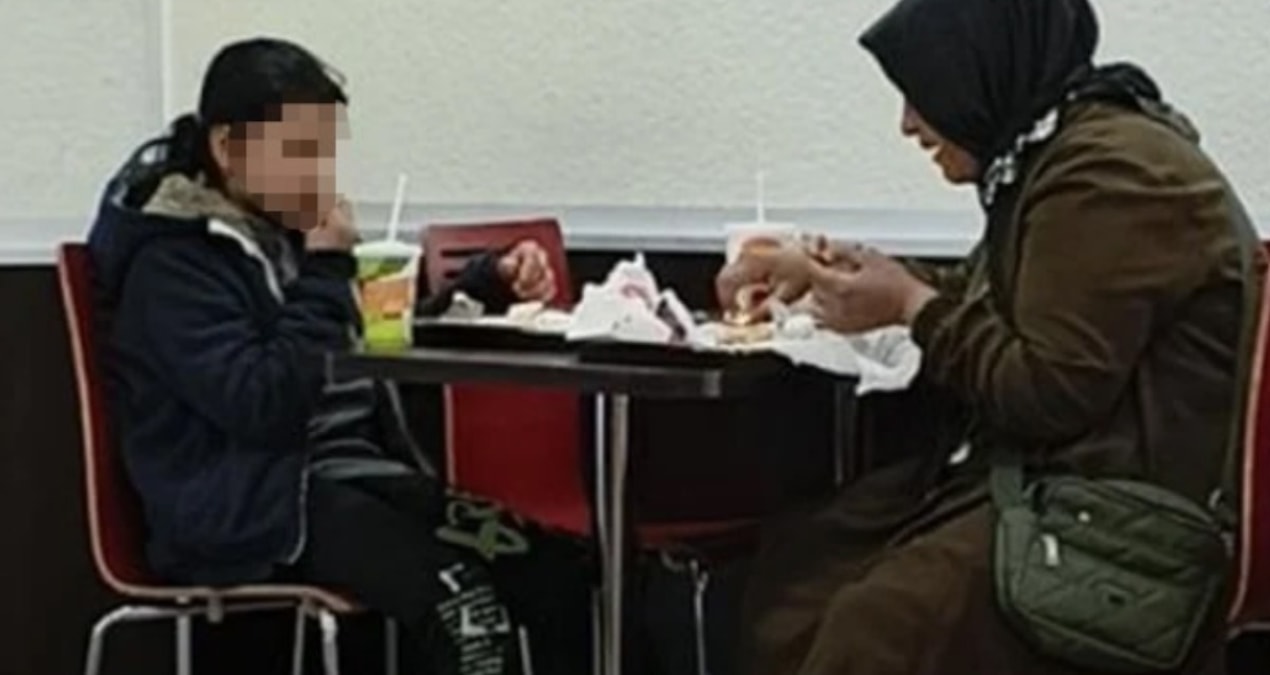 Sıcak Gündem: Dar gelirli, zincir restorandan 'Fakir' diye kovuldu - Son Dakika ve Merak Edilenler