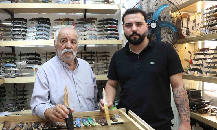 Dede torun aynı dükkanda Sivas bıçağı üretiyorlar: Gelişmeler Takip Ediliyor