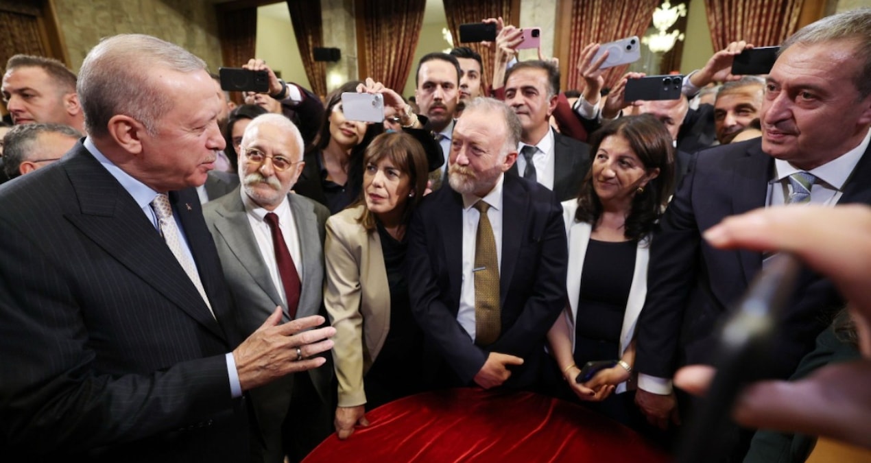 DEM'den AKP'ye sert tepki: Aksak, ürkek ve oyalayıcı - Son Dakika ve Merak Edilenler