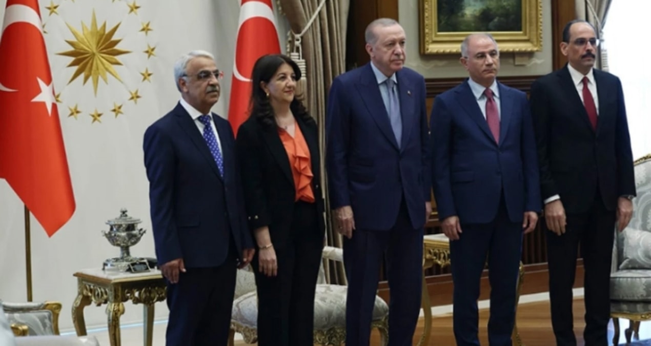 Gündemden Son Bilgiler: DEM Heyeti yarın Erdoğan'ı ziyaret edecek - Son Dakika: Gelişmeler Takip Ediliyor