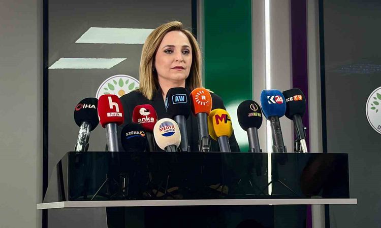 Ayrıntılar Netleşti: DEM Parti'den çerçeve yasaya destek: 'Yolda yürümeyi teklif ediyoruz' - Son Dakika Haberl