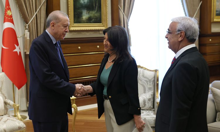 Son Gelişme: DEM Parti Erdoğan ile 1,5 Saatlik Görüşme: Barış Sürecinde 'Verimli' İstişare - Son Dakika | İşte