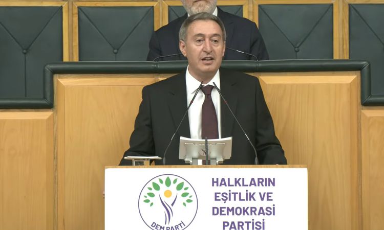 Son Gelişme: DEM Parti'li Bakırhan: Çerçeve yasa tarihi eşiğin hukukla aşılmasının ilk adımıdır - Son Dakika H