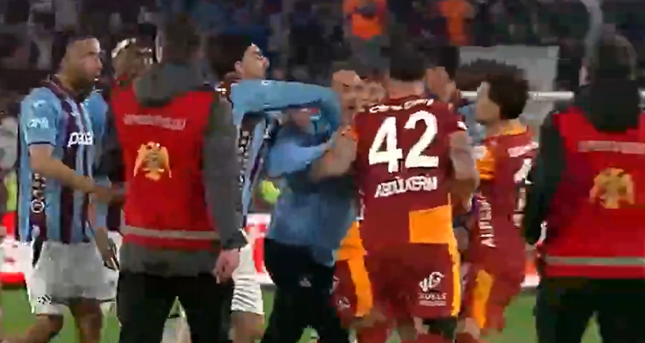 Gündemden Son Bilgiler: Derbinin ardından saha karıştı! Yıldız oyuncu kırmızı kart gördü - Son Dakika Haberler