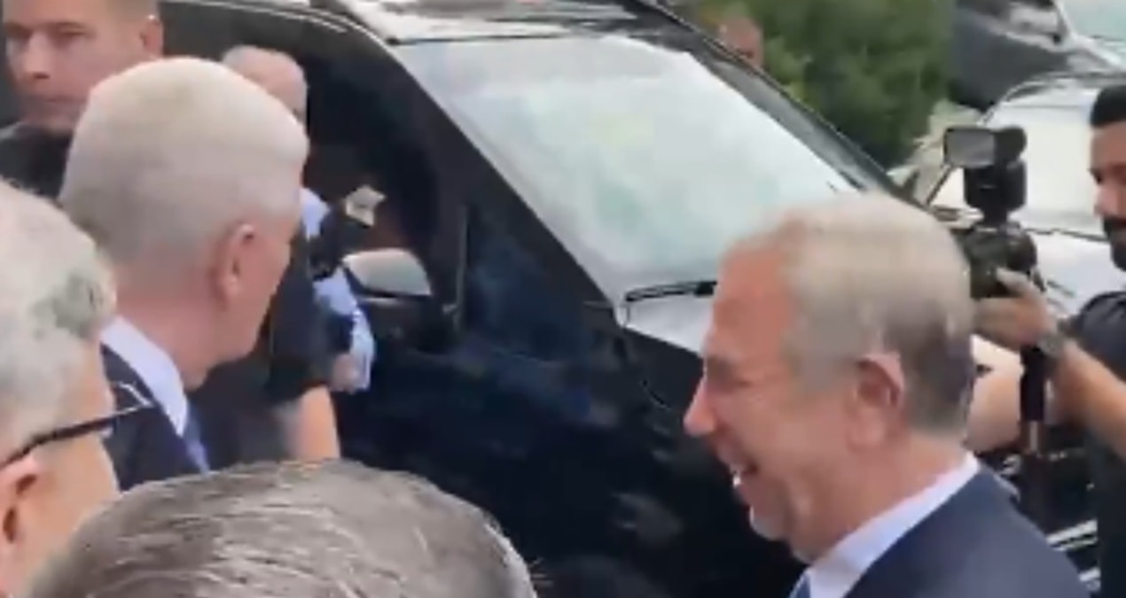 Kritik Açıklama: Dervişoğlu ile Yavaş arasında güldüren diyalog - En Son Haber: Gelişmeler Takip Ediliyor