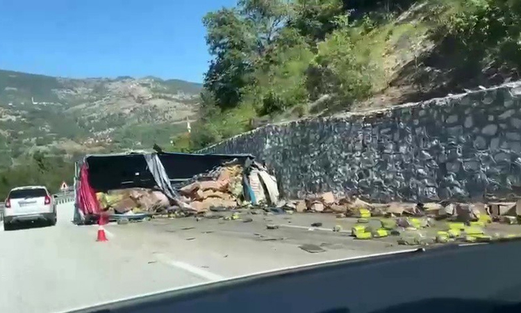 Devrek’te araç istinat duvarına çarptı: 1 ölü, 1 yaralı ve Merak Edilenler