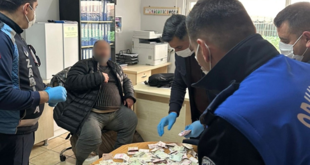 Dilenci asgari ücretle yakalandı! Fazlası çıktı eksiği olmadı - Son Dakika: Gelişmeler Takip Ediliyor