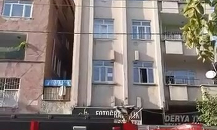 Diyarbakır Bağlar'da apartmanın 3. katındaki yangın söndürüldü, ölen yaralanan olmadı - Son Dakika Bilgileri