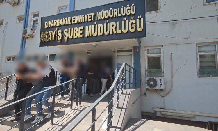 Sıcak Gündem: Diyarbakır’da diş kliniğini kurşunlayan 3 şüpheli tutuklama kararı verildi - Son Dakika Haberler