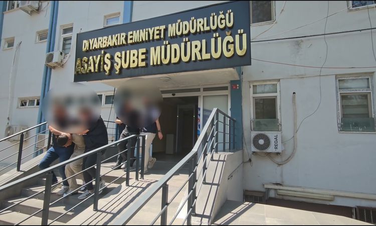 Sıcak Gündem: Diyarbakır’da diş kliniğinin kurşunlanması olayında 3 tutuklama - Son Dakika Haberleri ve Merak