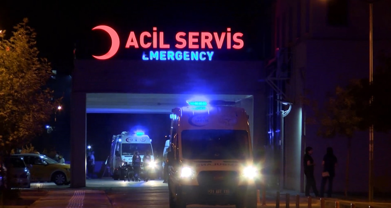 Sıcak Gündem: Diyarbakır'da hastanede silahlı dehşet: Ölüm haberini alan hasta yakını ateş açtı - Son Dakika H