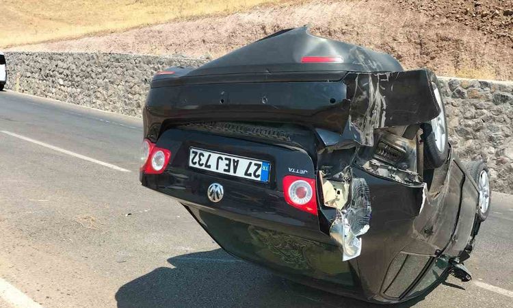 Ayrıntılar Netleşti: Diyarbakır-Mardin yolunda iki kaza: 3 yaralı - Son Dakika ve Merak Edilenler