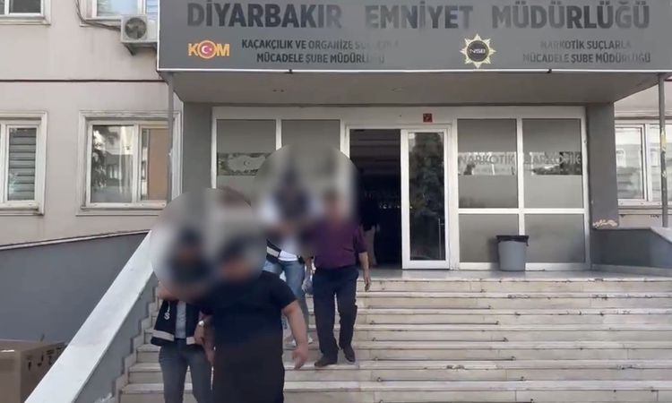 Ayrıntılar Netleşti: Diyarbakır’da "tefecilik" ve "nitelikli yağma" baskınunda 2 tutuklama - Son Dakika Haberl