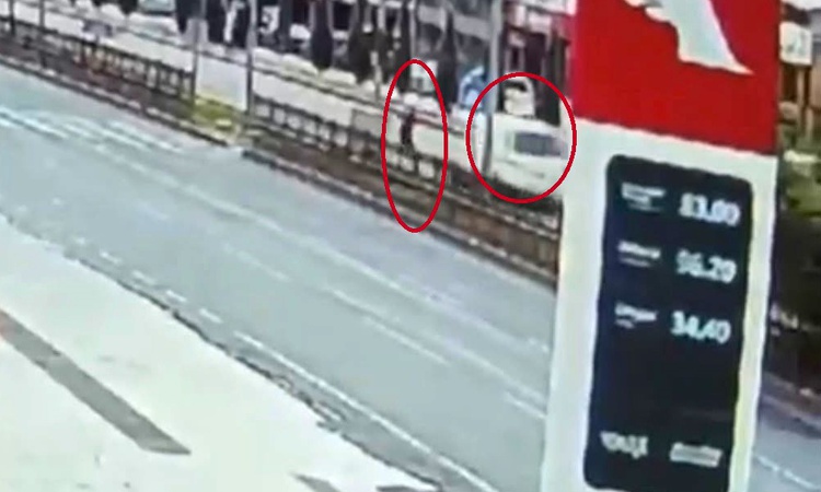 Diyarbakır'da yaya geçidinde son anda geri çekilme anı güvenlik kamerasına yansıdı - Son Dakika Bilgileri