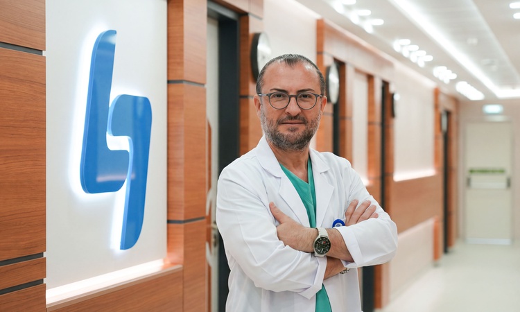 Doç. Dr. İsaoğlu, HPV taraması ve aşısının erken tanıda kritik olduğunu söyledi.