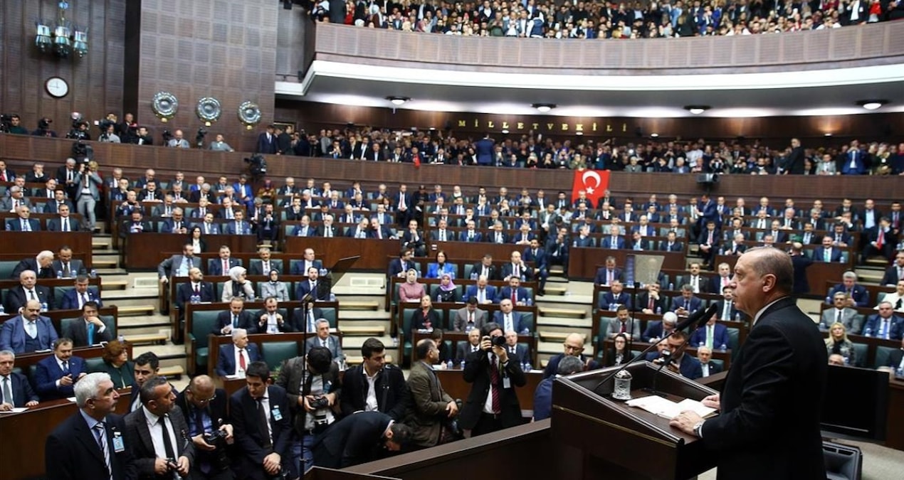 Dört belediye başkanı AKP’ye geçiyor: Rozetleri Erdoğan takacak - Son Dakika Haberleri ve Merak Edilenler