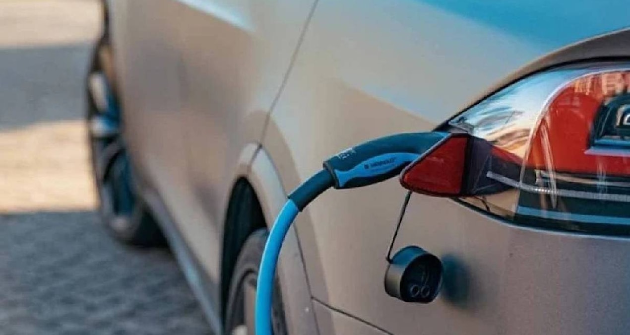 Dünyanın en iyi lüks elektrikli otomobili netlik kazandı - Son Dakika