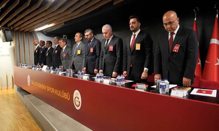 Gündemden Son Bilgiler: Dursun Özbek: Önemli olan transferin hangi gün duyurulduğı değil, Galatasaray'a ne kad