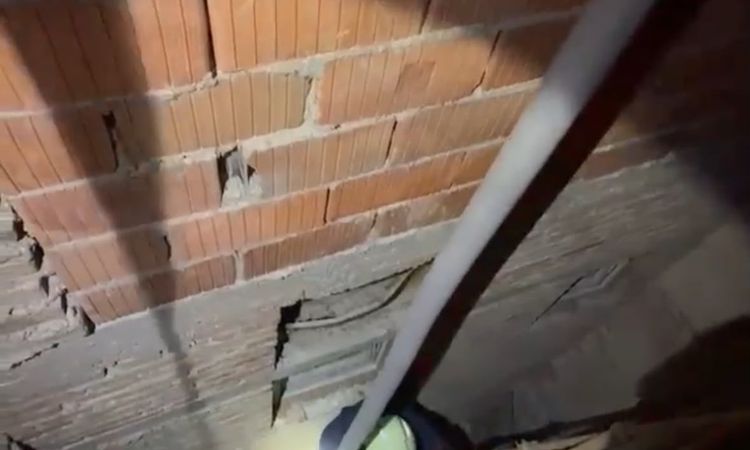 Gündemden Son Bilgiler: Düştüğü alana inebilmek için 1 saat hazırlık yapan itfaiye ekibine kediden son saniye