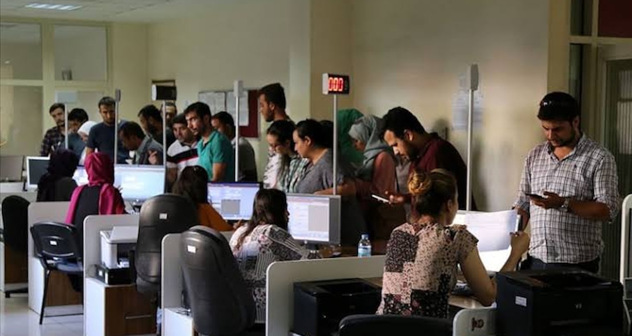 Gündemden Son Bilgiler: Duyan Nüfus Müdürlüğüne koşuyor: Ehliyetler geçersiz sayılıyor - En Son Haber: Gelişme