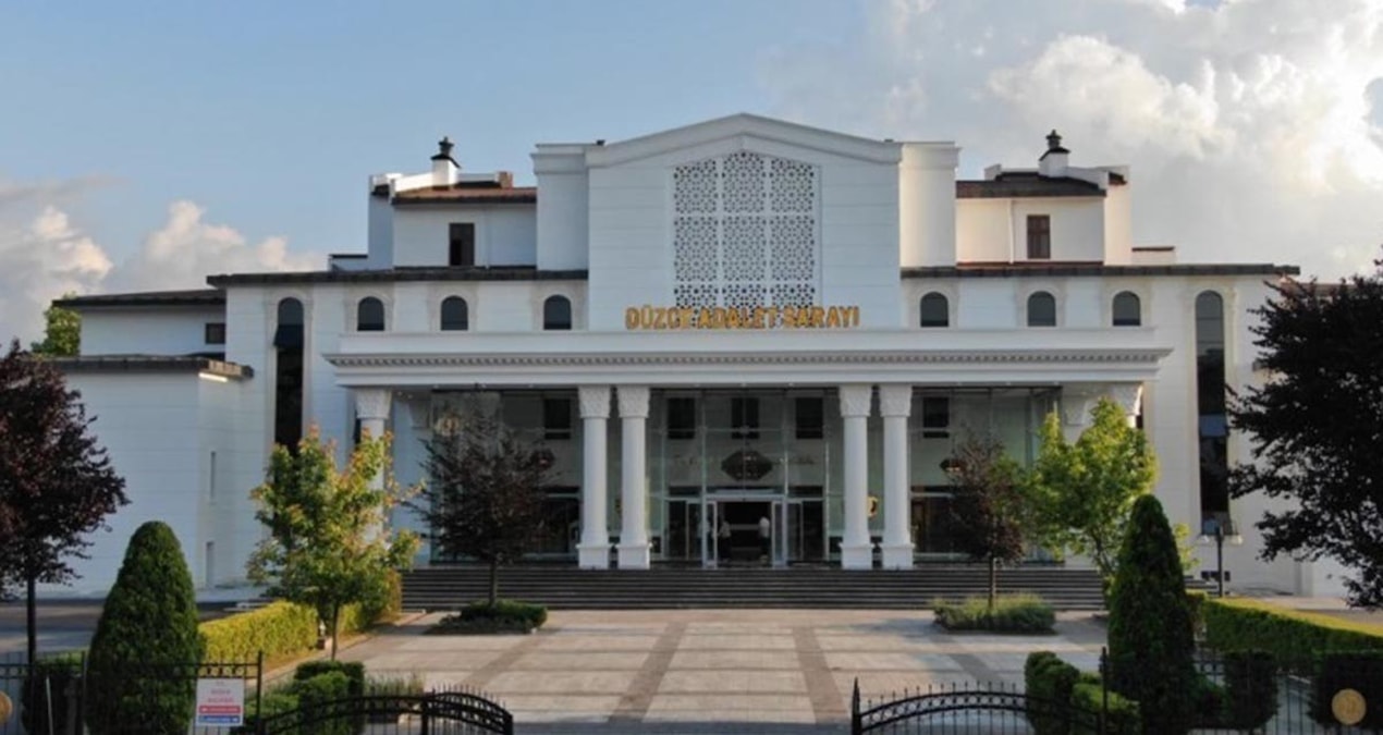 Düzce’de staj vurgunu operasyonu: 12 kişi yakalanarak gözaltına sevk edildi - En Son Haber: Gelişmeler Takip E