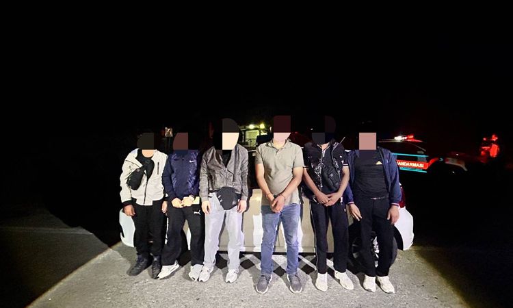 Edirne’de durdurulan araçta 5 kaçak göçmen ele geçirildi - Son Dakika - Son Dakika Bilgileri