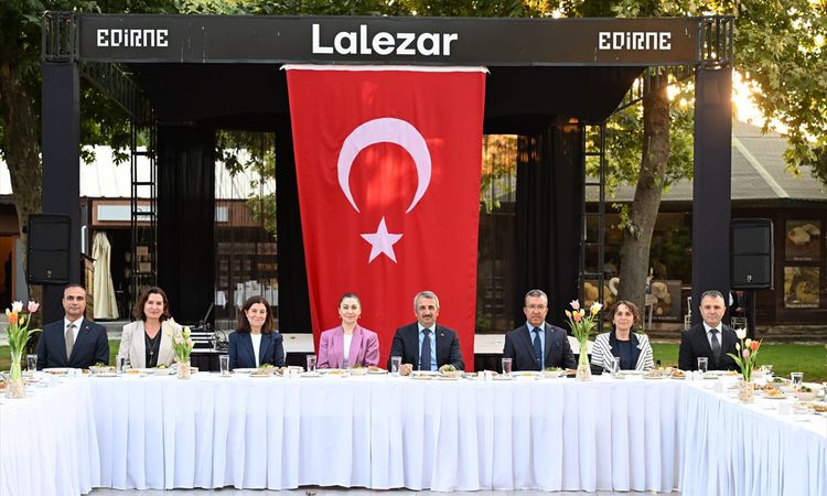 Gündemden Son Bilgiler: Edirne'de Komutanlara Veda Yemeği - Son Dakika Haberleri