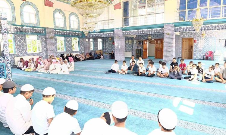 Son Gelişme: Edremit Şehitlik Camii’nde yaz Kur’an kursları tamamlandı - Son Dakika ve Merak Edilenler