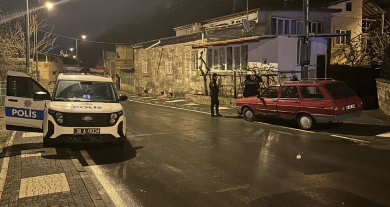Ehliyetini kaptırdıktan 2 saat sonra direksiyonda yakalandı - En Son Haber ve Merak Edilenler