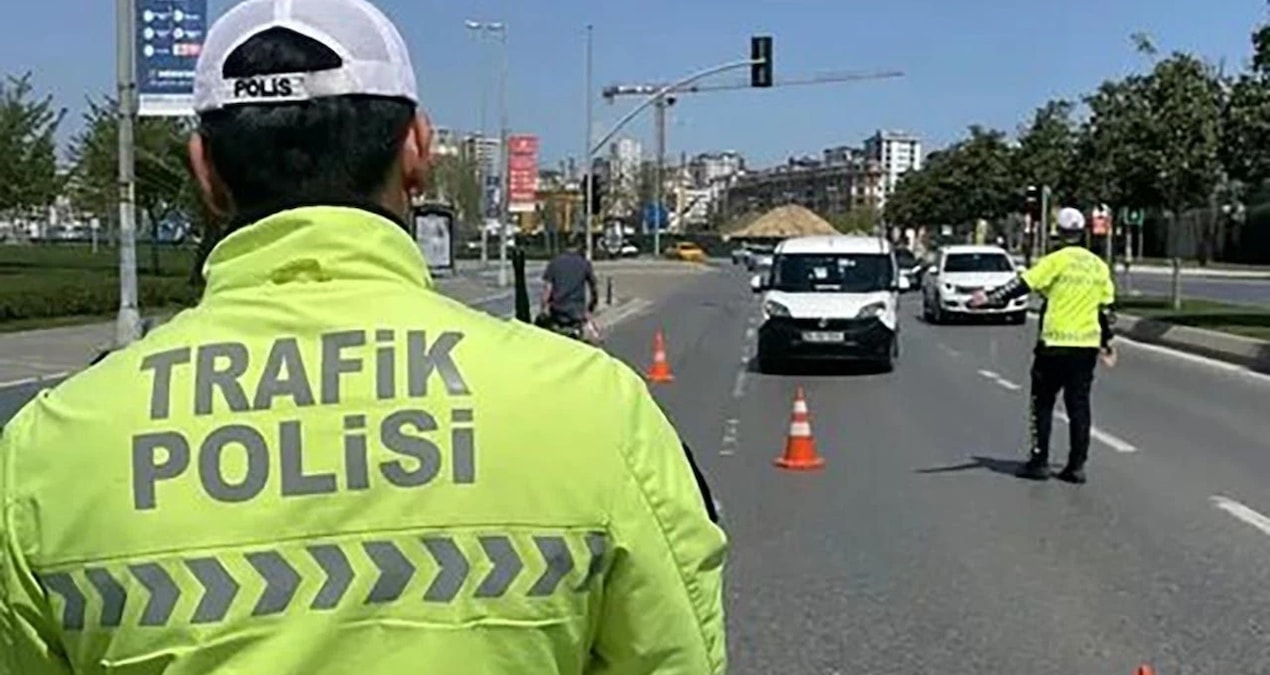 Ayrıntılar Netleşti: Ehliyetsiz ve alkollü direksiyon başına geçti, 225 bin TL ceza yedi - Haberleri