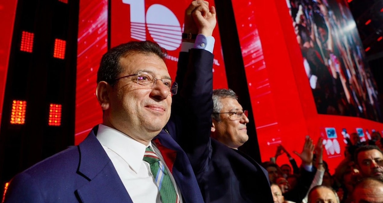 Sıcak Gündem: Ekrem İmamoğlu, Özgür Özel'in fotoğrafıyla mesaj verdi: Onlar bu fotoğrafa iyi baksın - Haberler