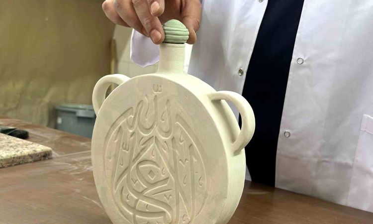 It takes 1 week for hand-shaped ceramics to come out of the oven and take their final form - News