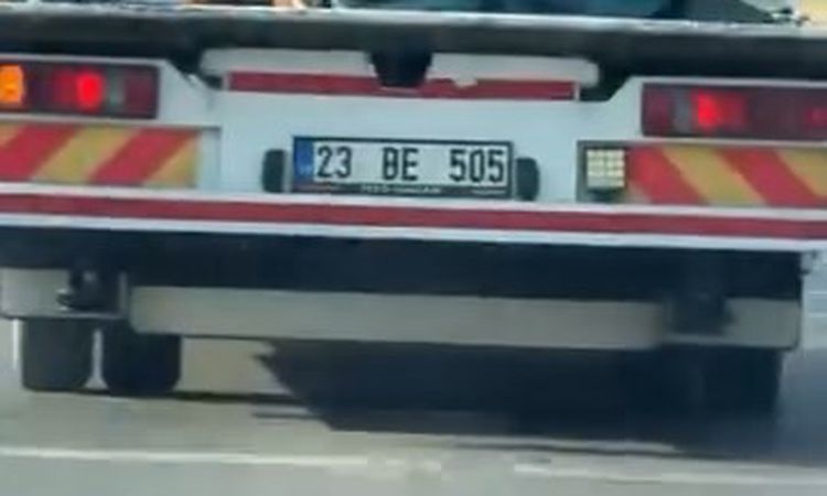 Kritik Açıklama: Elazığ'da Çekiciyle Tosun Taşındı - Son Dakika Haberleri - Son Dakika Bilgileri