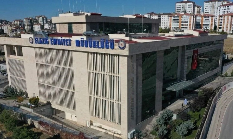 Elazığ'da polisten kaçan ehliyetsiz motosikletliye 326 bin lira ceza kesildi - Son Dakika Bilgileri