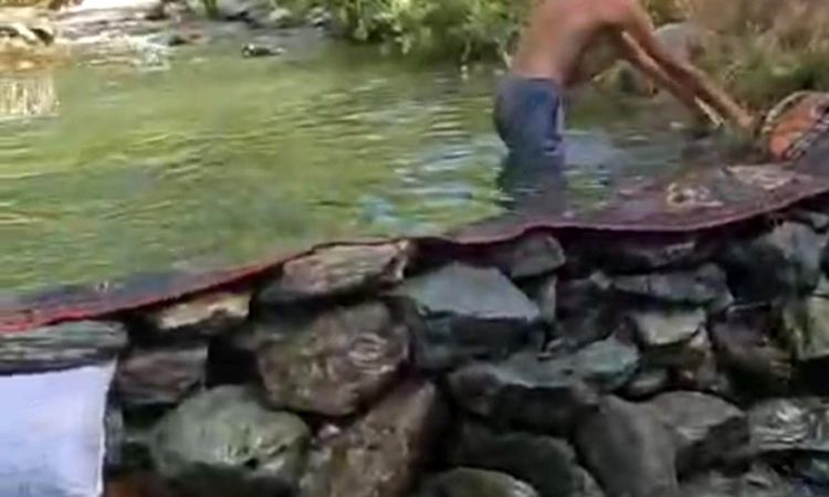 Natural solution against the heat in Elazığ: They covered the stream with stones and built a swimming pool for children - Last Minute
