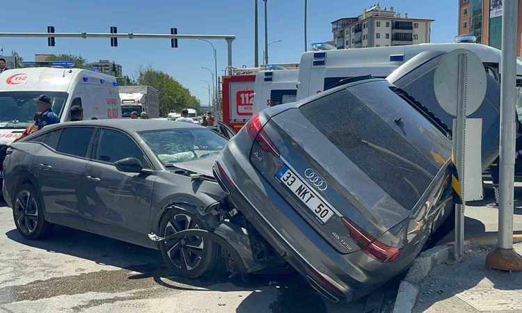 Kritik Açıklama: Elazığ'da Temmuz Ayında 402 Trafik Kazası: 1 Ölü, 345 Yaralı - Son Dakika Haberleri